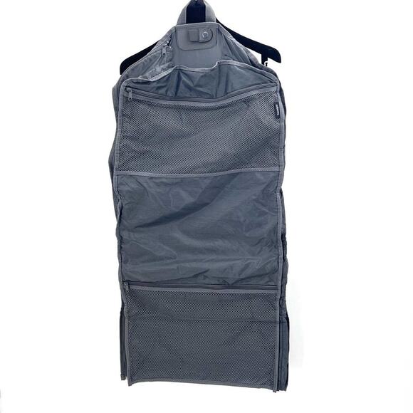 Travelpro Gray Hanging Bi-Fold Collapsible Carry-On Multi-Pocket Garment Bag